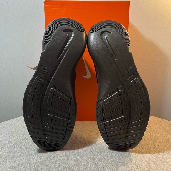 Nike Free Run Flyknit Next Nature Triple Black Men's Shoe Size 11.5 FB1276-001 - Picture 7 of 11